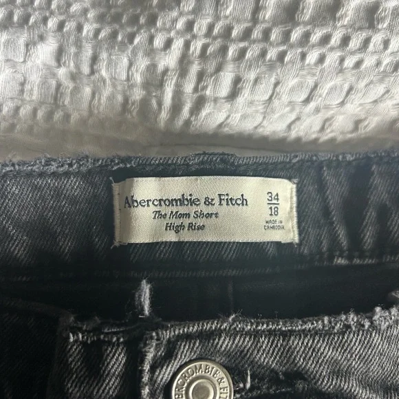 Abercrombie & Fitch Black High-Rise Shorts - Picture 3 of 3